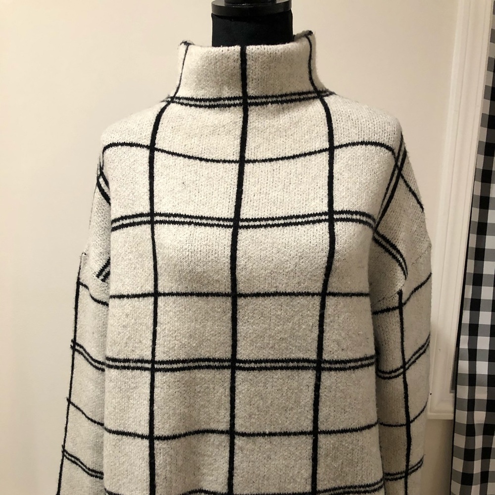 Pullover Christian Siriano Sweater!